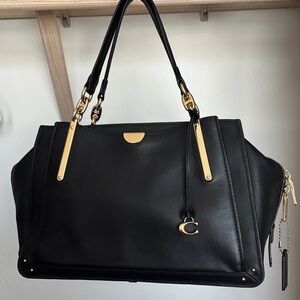 Coach Elegant Black Leather Handbag